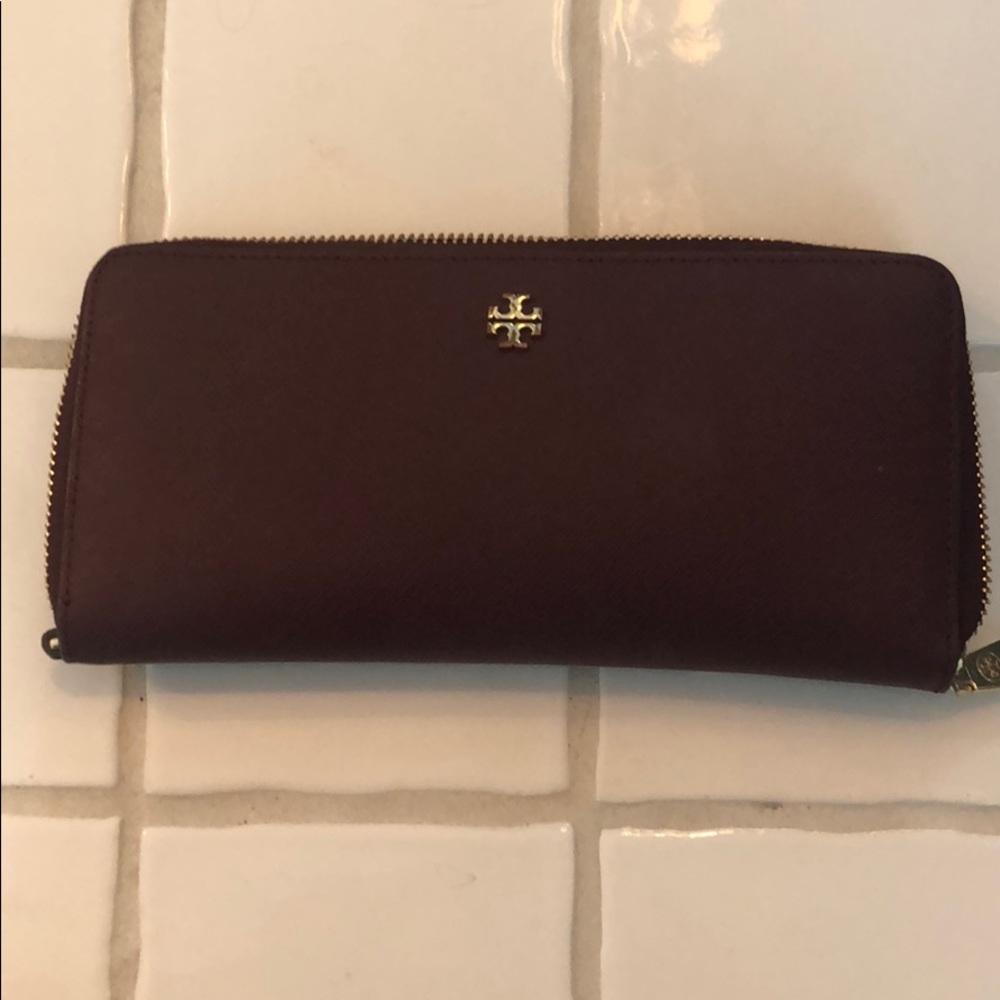 tory burch wallet